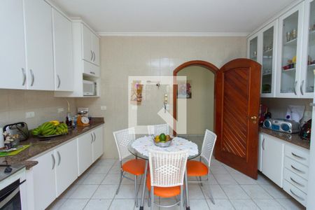 Casa à venda com 190m², 4 quartos e 6 vagasCozinha