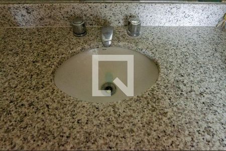 Apartamento à venda com 130m², 2 quartos e 2 vagas Apartamento à venda com 130m², 2 quartos e 2 vagasBanheiro da Suíte 1