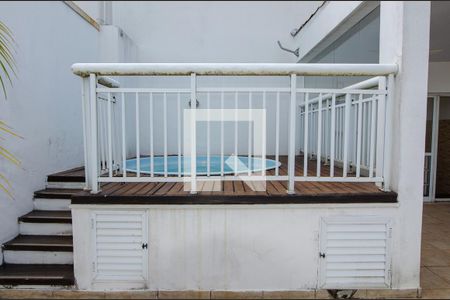 Apartamento à venda com 130m², 2 quartos e 2 vagas Apartamento à venda com 130m², 2 quartos e 2 vagasPiscina