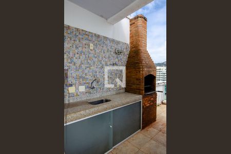 Apartamento à venda com 130m², 2 quartos e 2 vagas Apartamento à venda com 130m², 2 quartos e 2 vagasChurrasqueira