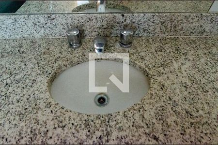 Apartamento à venda com 130m², 2 quartos e 2 vagas Apartamento à venda com 130m², 2 quartos e 2 vagasbanheiro social