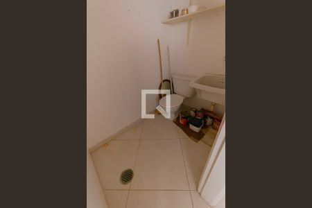 Apartamento à venda com 69m², 2 quartos e 1 vaga Apartamento à venda com 69m², 2 quartos e 1 vagaBanheiro de Serviço