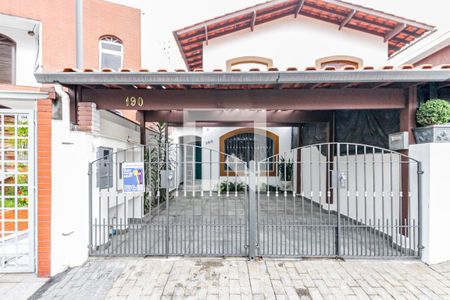 Casa para alugar com 160m², 3 quartos e 2 vagasFachada