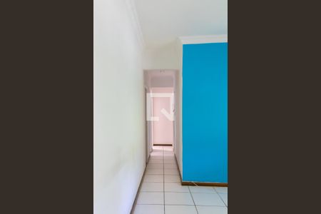 Corredor de apartamento para alugar com 3 quartos, 67m² em Todos Os Santos, Rio de Janeiro