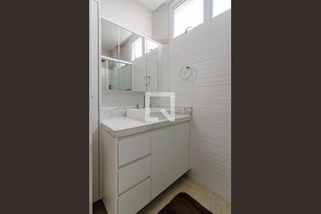 Apartamento à venda com 145m², 3 quartos e 1 vagaBanheiro da suíte 2