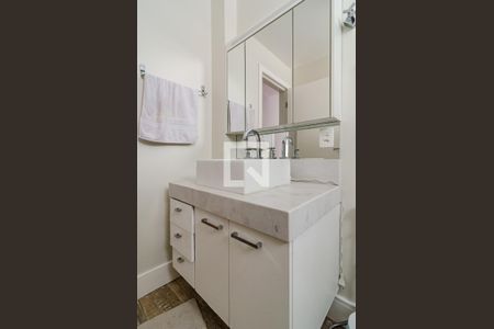 Apartamento à venda com 145m², 3 quartos e 1 vagaBanheiro da suíte 1