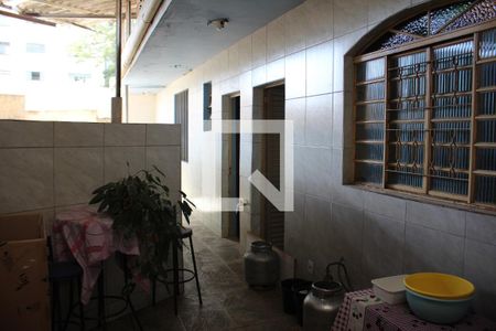 Casa à venda com 150m², 3 quartos e sem vagaQuintal