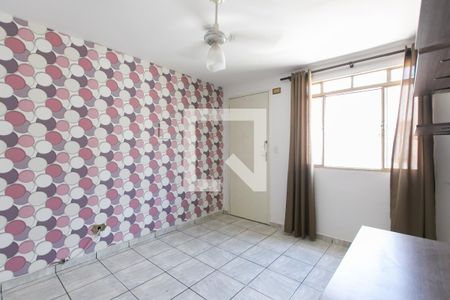 Sala de apartamento para alugar com 2 quartos, 47m² em Parque Santa Rita, São Paulo