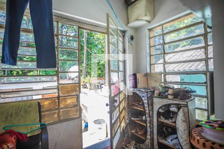 Casa à venda com 240m², 5 quartos e 2 vagas Casa à venda com 240m², 5 quartos e 2 vagasÁrea de serviço