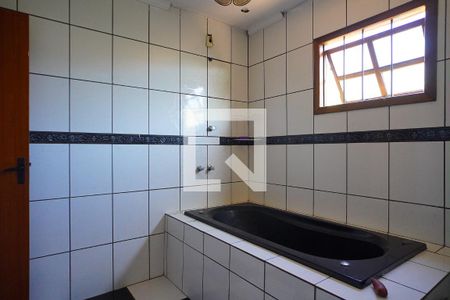 Banheiro da Suíte de casa à venda com 3 quartos, 138m² em Teresópolis, Porto Alegre