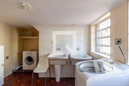 Casa à venda com 505m², 4 quartos e 5 vagasLavanderia