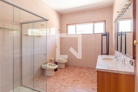 Casa à venda com 505m², 4 quartos e 5 vagasBanheiro 2