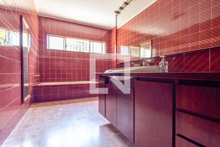 Casa à venda com 505m², 4 quartos e 5 vagasBanheiro 1 - Suíte
