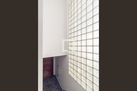 Casa à venda com 505m², 4 quartos e 5 vagasEscada