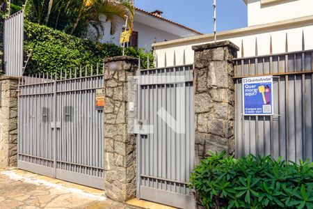 Casa à venda com 505m², 4 quartos e 5 vagasPlaquinha na Fachada