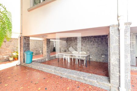 Casa à venda com 505m², 4 quartos e 5 vagasQuintal