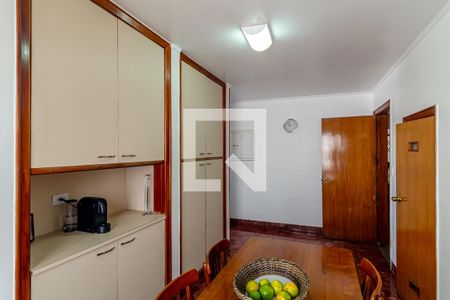 Casa à venda com 505m², 4 quartos e 5 vagasCopa