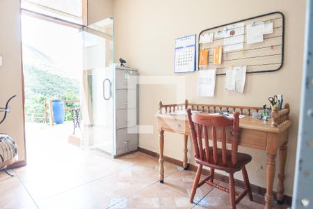 Casa de condomínio à venda com 274m², 2 quartos e 2 vagashome office