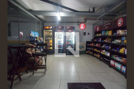 Apartamento à venda com 83m², 2 quartos e 2 vagasÁrea comum mercado