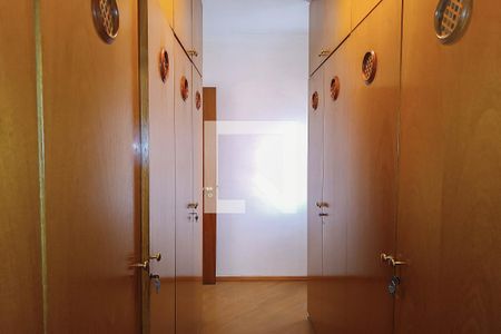 Apartamento para alugar com 280m², 4 quartos e 4 vagasCloset da suíte 1