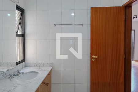 Apartamento para alugar com 280m², 4 quartos e 4 vagasBanheiro da suíte 1