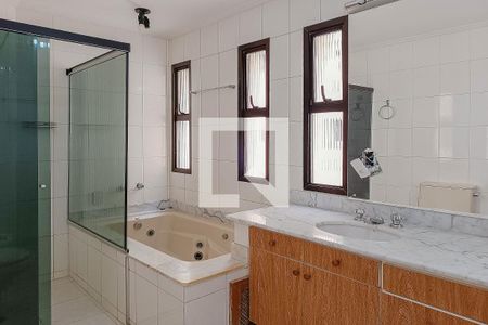 Apartamento para alugar com 280m², 4 quartos e 4 vagasBanheiro da suíte 1