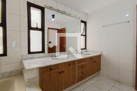 Apartamento para alugar com 280m², 4 quartos e 4 vagasBanheiro da suíte 1
