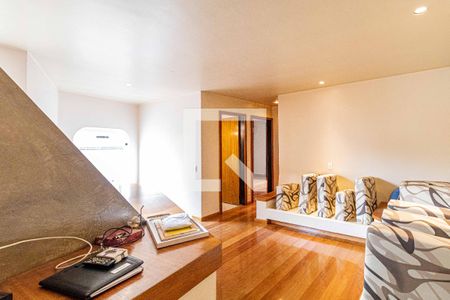 Casa à venda com 215m², 3 quartos e 5 vagas