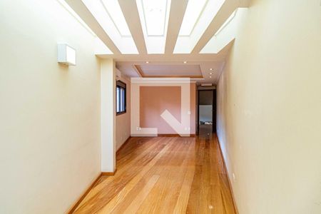 Casa à venda com 215m², 3 quartos e 5 vagas