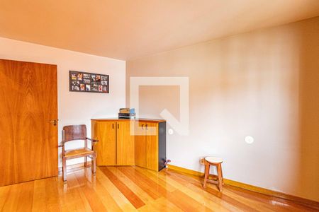 Casa à venda com 215m², 3 quartos e 5 vagas