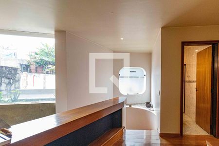 Casa à venda com 215m², 3 quartos e 5 vagas