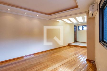 Casa à venda com 215m², 3 quartos e 5 vagas