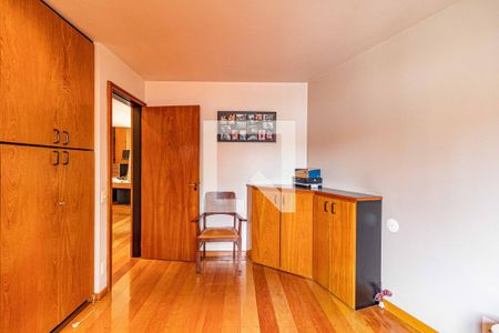 Casa à venda com 215m², 3 quartos e 5 vagas