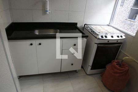 Cozinha de kitnet/studio para alugar com 1 quarto, 45m² em Boqueirão, Praia Grande