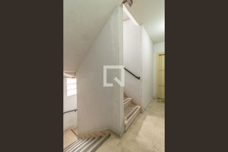 Apartamento para alugar com 40m², 1 quarto e sem vagaEscada