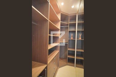 Closet de apartamento à venda com 2 quartos, 47m² em Protásio Alves, Porto Alegre