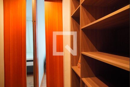 Closet de apartamento à venda com 2 quartos, 47m² em Protásio Alves, Porto Alegre