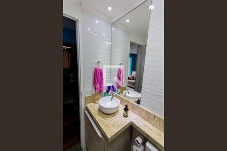 Banheiro de apartamento à venda com 3 quartos, 64m² em Utinga, Santo André