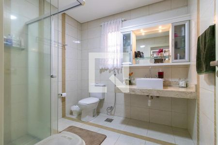 Apartamento à venda com 135m², 3 quartos e 2 vagas Apartamento à venda com 135m², 3 quartos e 2 vagasBanheiro da suíte