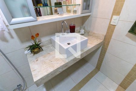 Apartamento à venda com 135m², 3 quartos e 2 vagas Apartamento à venda com 135m², 3 quartos e 2 vagasBanheiro da suíte