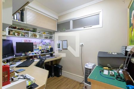 Apartamento à venda com 135m², 3 quartos e 2 vagas Apartamento à venda com 135m², 3 quartos e 2 vagasEscritório