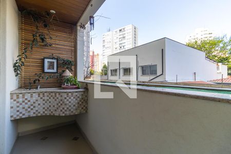 Sacada da sala de apartamento à venda com 3 quartos, 135m² em Vila Itapura, Campinas