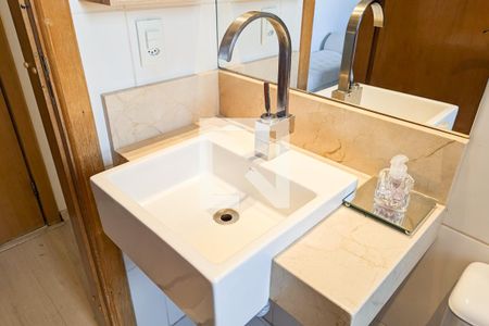 Apartamento para alugar com 80m², 2 quartos e 2 vagasBanheiro da suíte