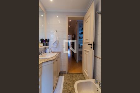 Apartamento à venda com 141m², 3 quartos e 3 vagasBanheiro da Suíte