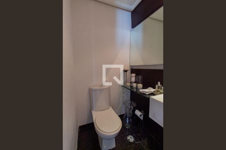 Lavabo de apartamento à venda com 3 quartos, 141m² em Vila Suzana, São Paulo