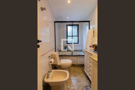 Apartamento à venda com 141m², 3 quartos e 3 vagasBanheiro da Suíte