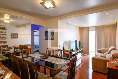 Apartamento à venda com 73m², 3 quartos e 2 vagas Apartamento à venda com 73m², 3 quartos e 2 vagasSala