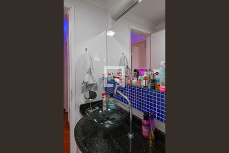 Apartamento à venda com 73m², 3 quartos e 2 vagas Apartamento à venda com 73m², 3 quartos e 2 vagasBanheiro Social