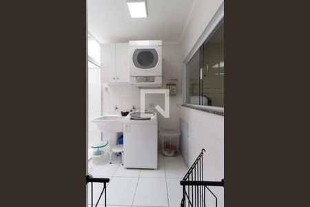 Casa de condomínio à venda com 160m², 3 quartos e 3 vagasÁrea de serviço