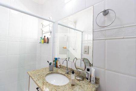 Casa de condomínio à venda com 160m², 3 quartos e 3 vagasBanheiro Suíte